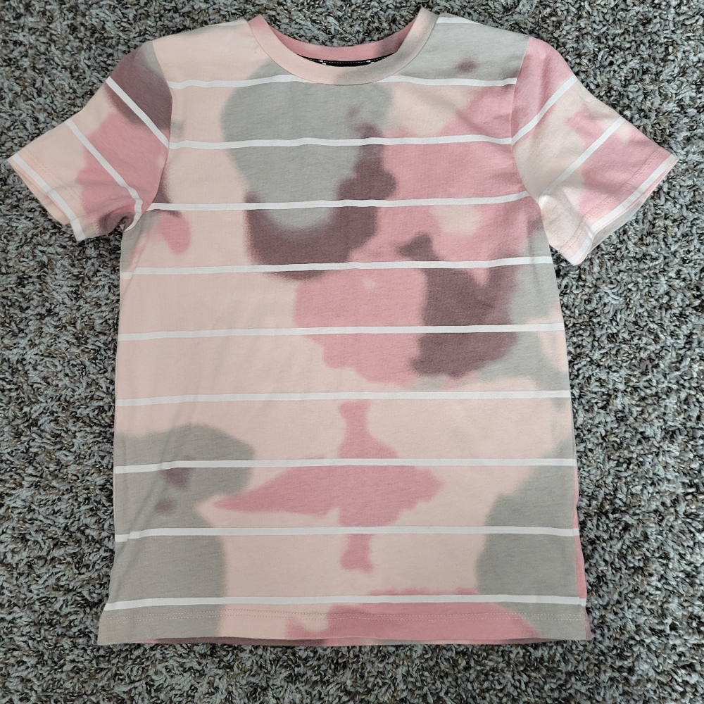 Boys size 6/7 tee